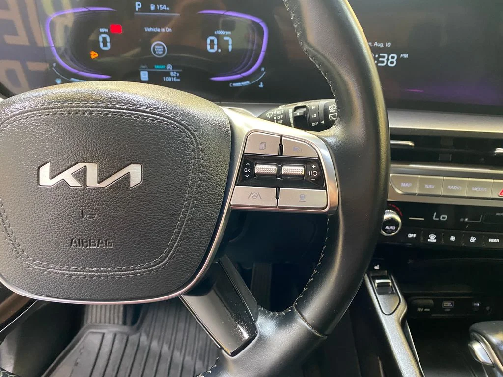 Used 2025 Silver Kia S image 33