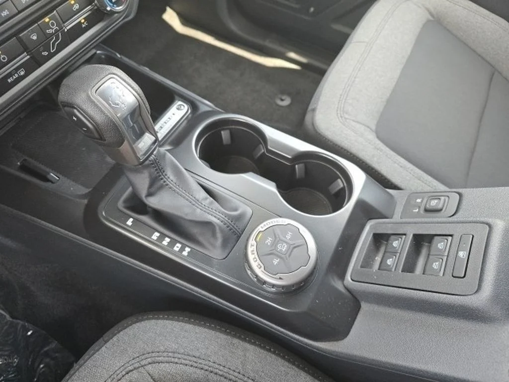 2025 Ford Bronco 4-Door Base - Photo 15