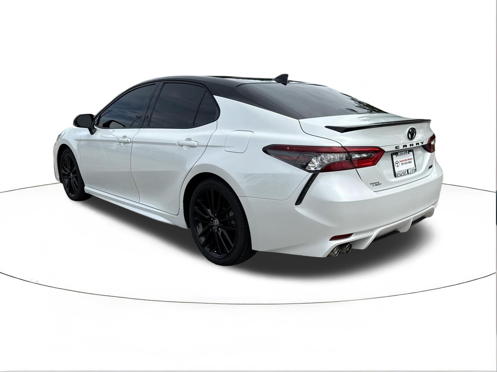 Used 2023 Wind Chill Pearl/Midnight Black Metallic Toyota XSE image 5
