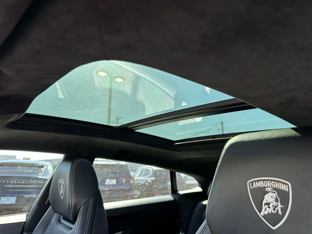 Used 2021 BALLOON WHITE PEARL LAMBORGHINI  image 41