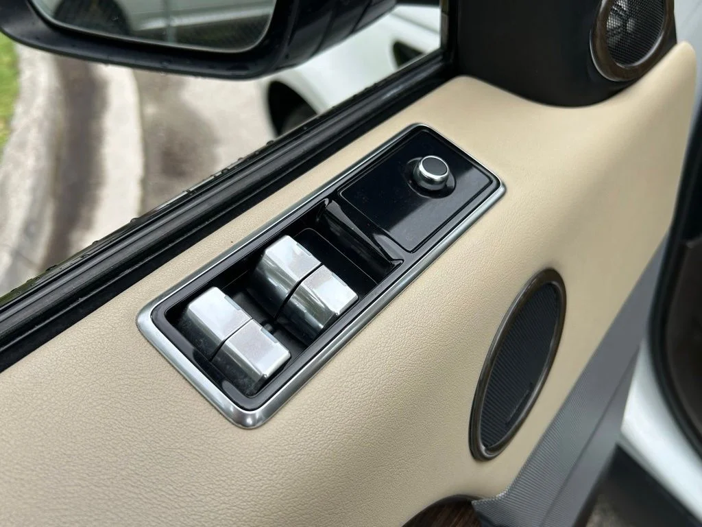 Used 2021 White Land Rover HSE Silver Edition image 32