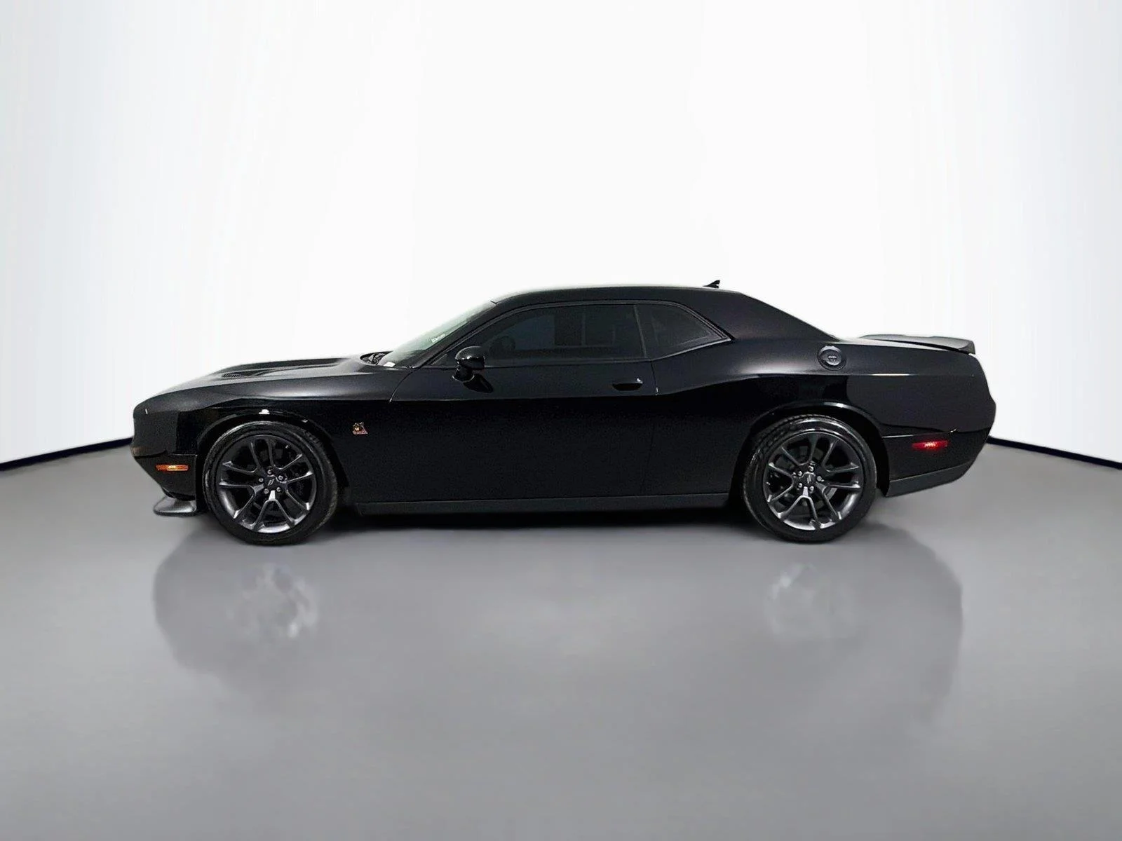 2023 Dodge Challenger R/T - Photo 8