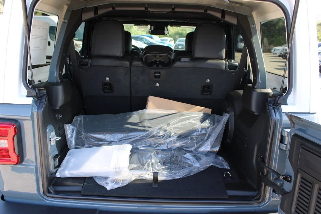 New 2026 Anvil Clear-Coat Exterior Paint Jeep Sahara image 9