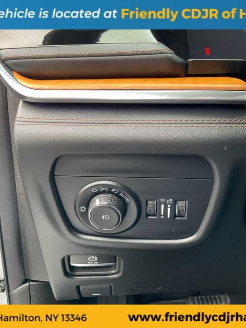 Used 2024 Silver Jeep Summit Reserve image 29
