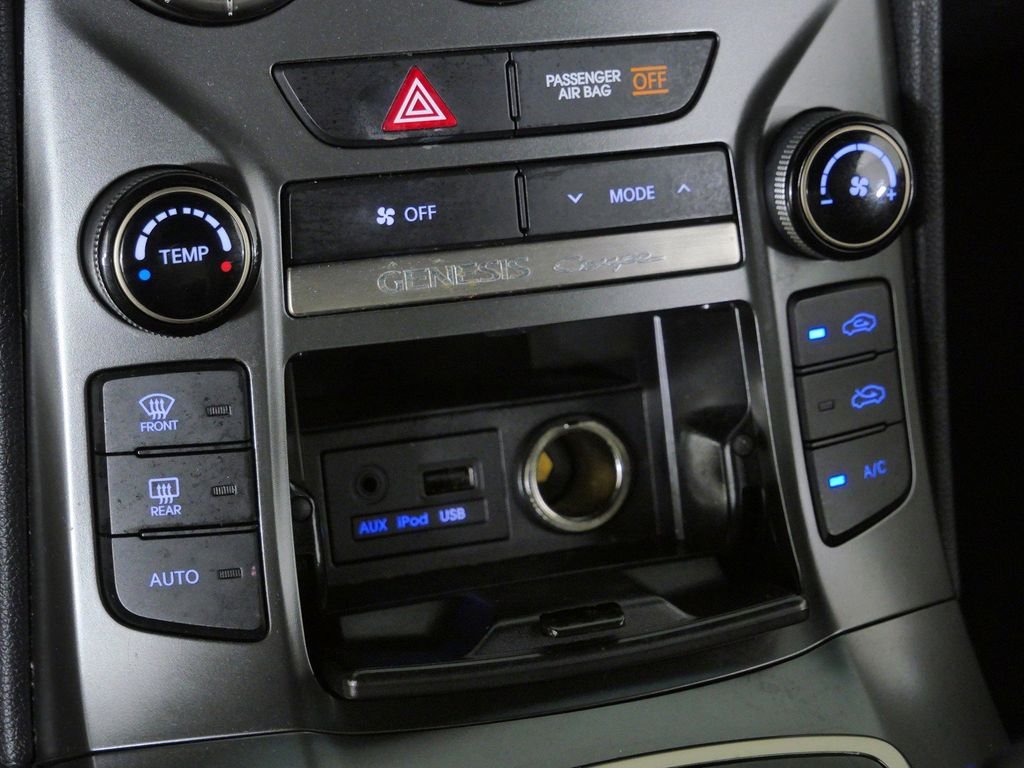Used 2015 Black Hyundai 3.8 image 43