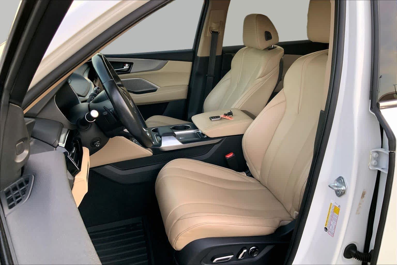 Used 2022 Platinum White Pearl Acura  image 8