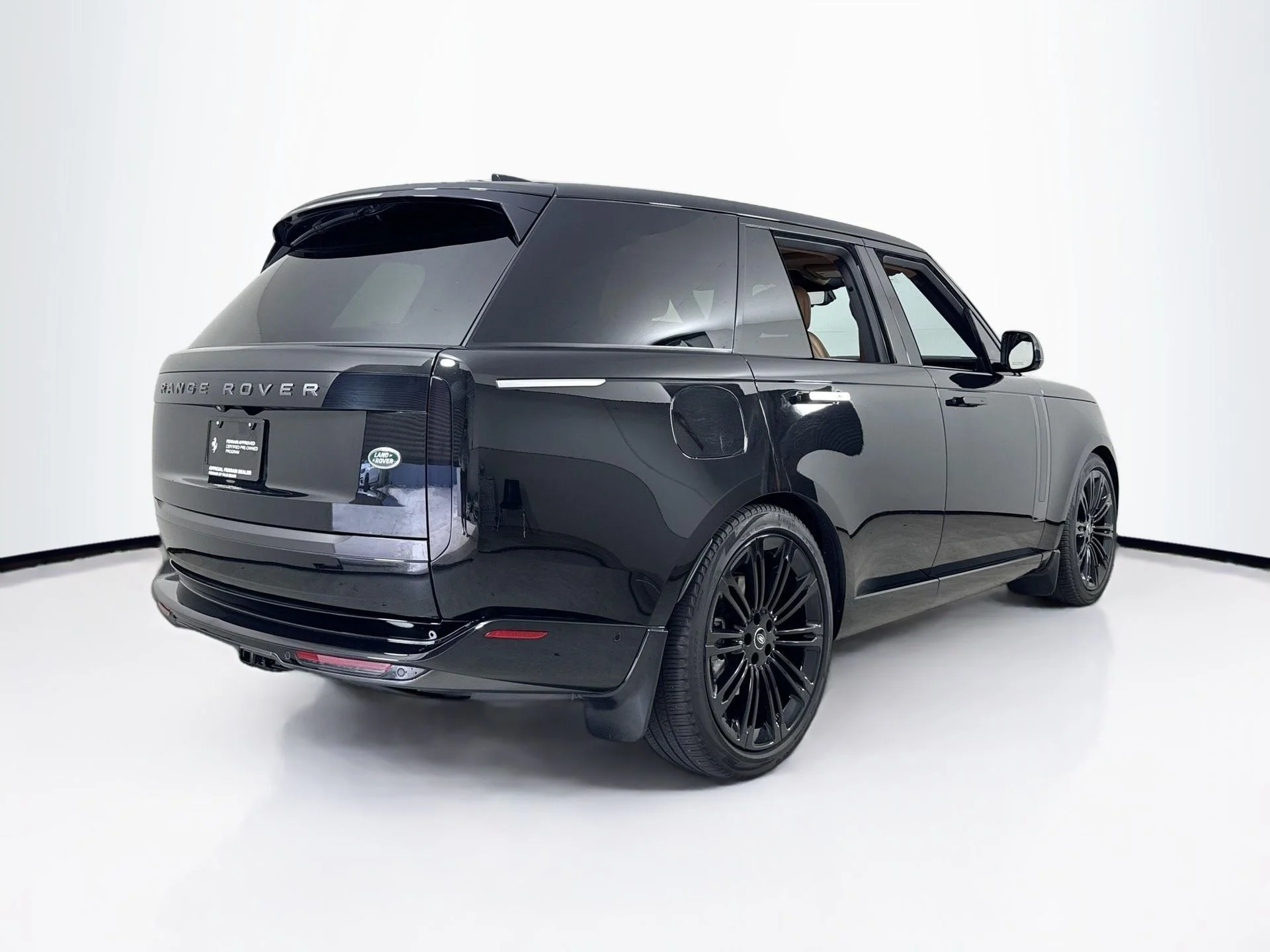 Used 2023 Santorini Black Metallic Land Rover SE image 7