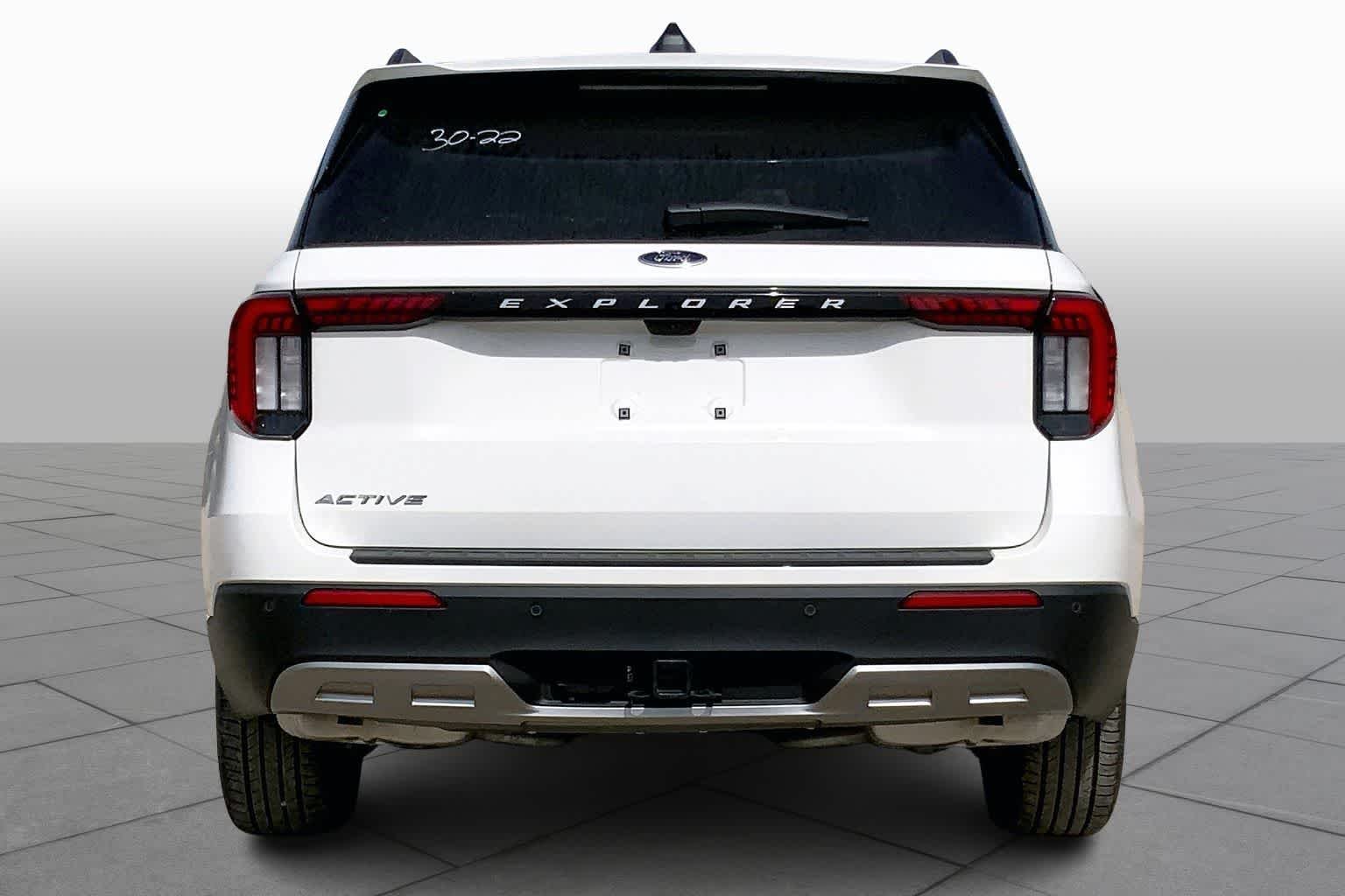 New 2026 Star White Metallic Tri-Coat Ford Active image 4