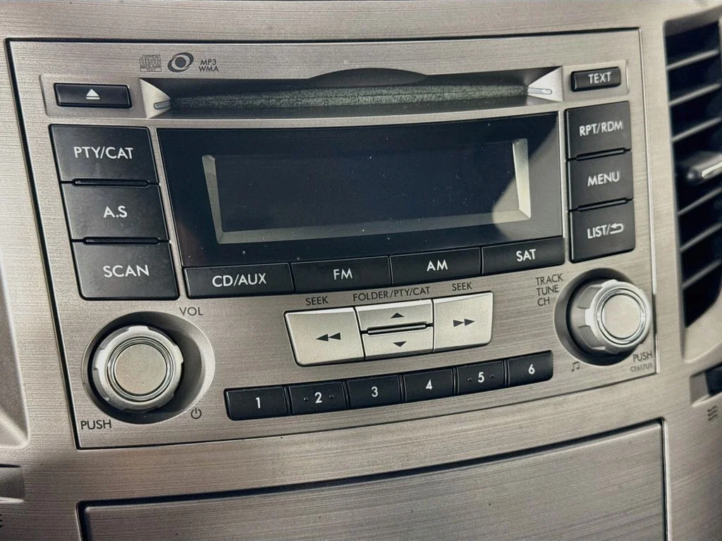 Used 2013 Silver Subaru 2.5i image 15