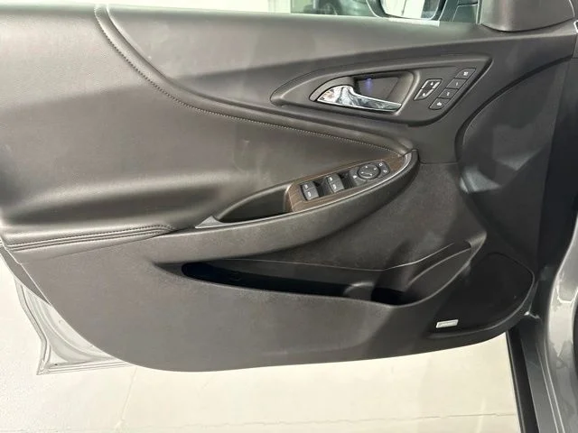 Used 2024 Gray Chevrolet LT image 19