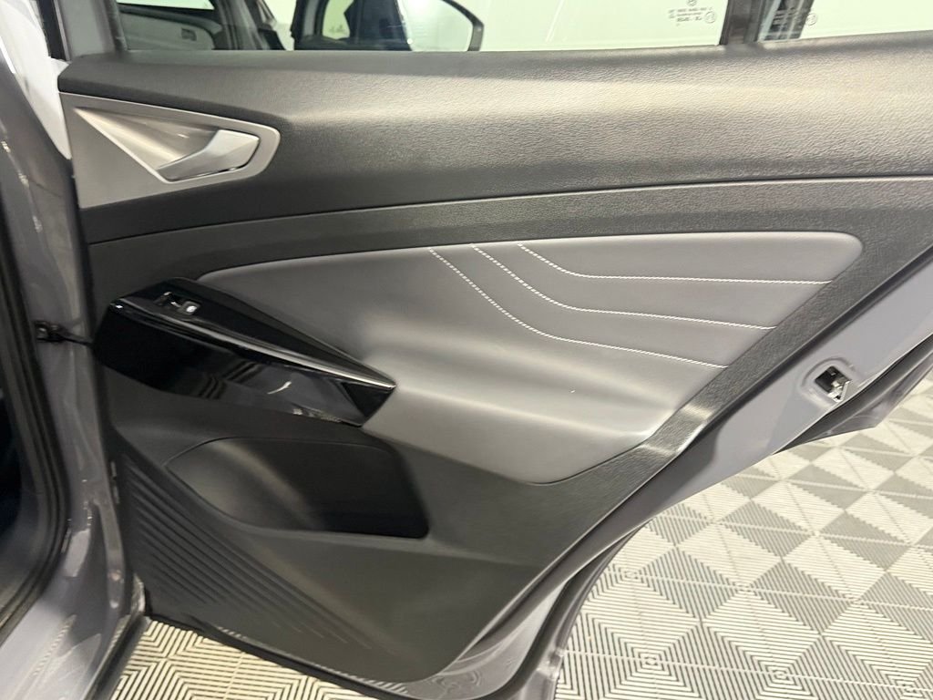 Used 2023 Gray Volkswagen Pro S image 30
