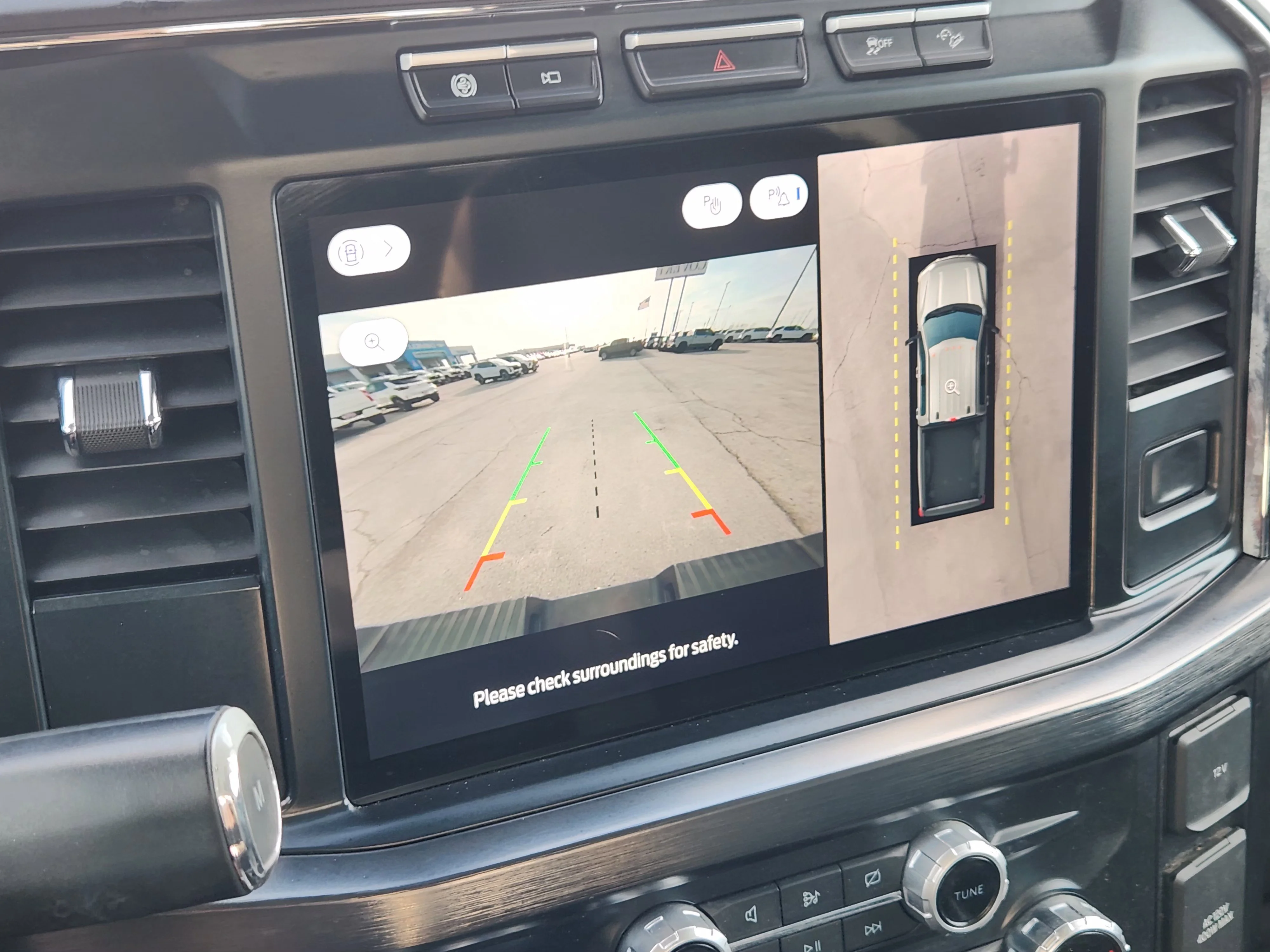 Used 2024  Ford XL image 19