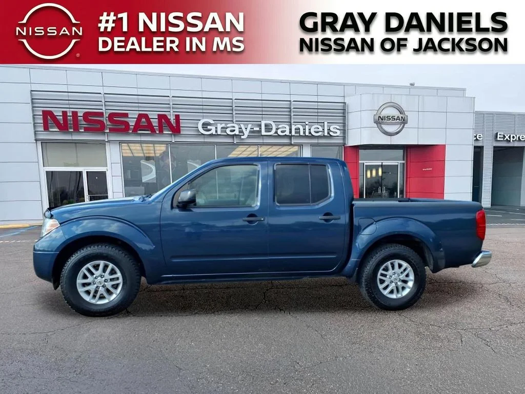 Used 2019 Blue Nissan SV image 4