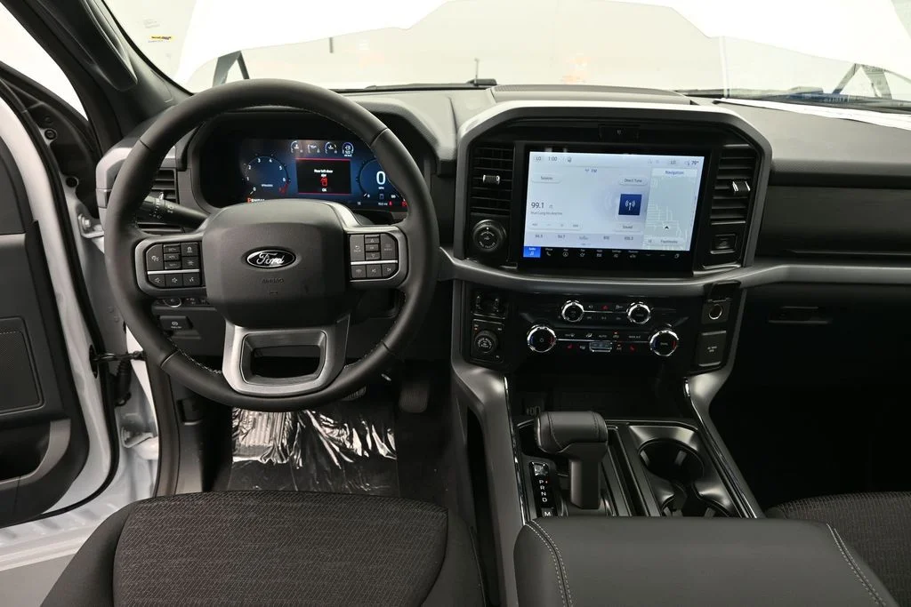 New 2026 Oxford White Ford XLT image 20