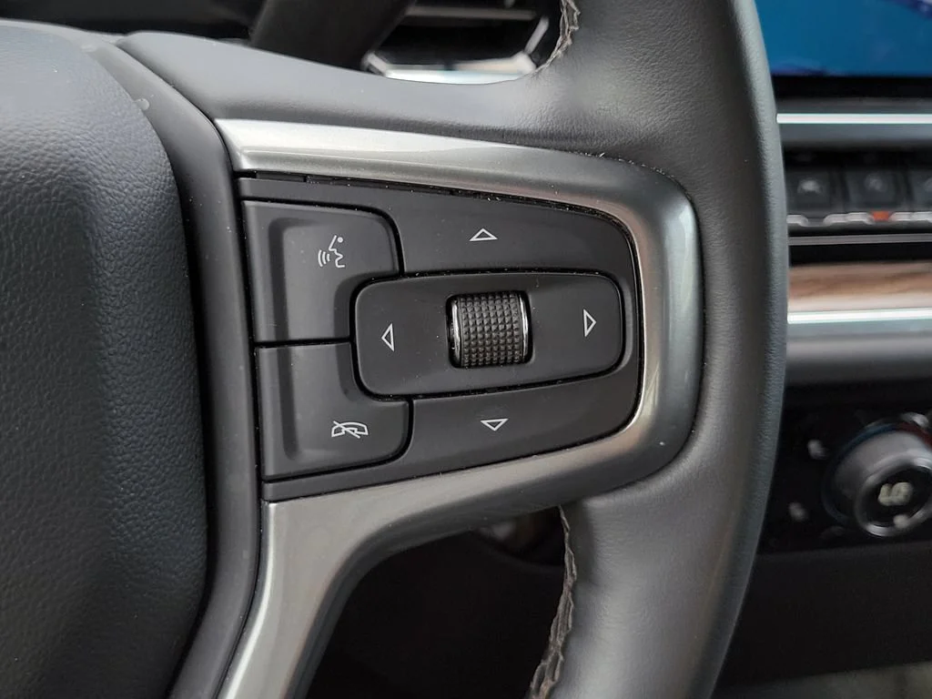 Used 2026 Sterling Gray Metallic Chevrolet LT image 28