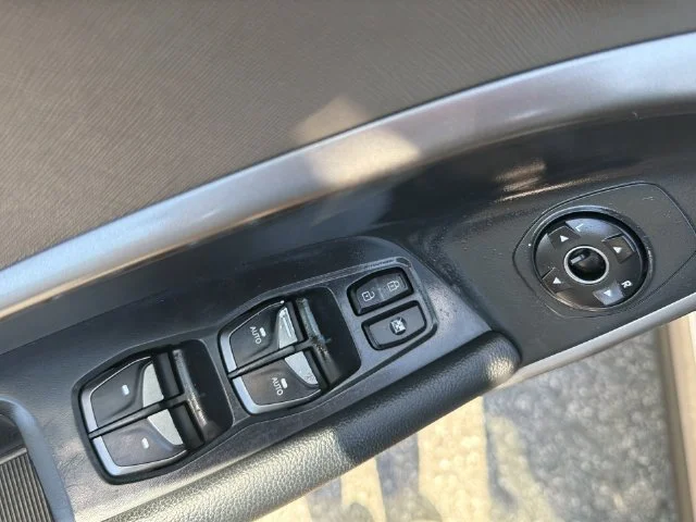 Used 2018 Gray Hyundai 2.4 Base image 32
