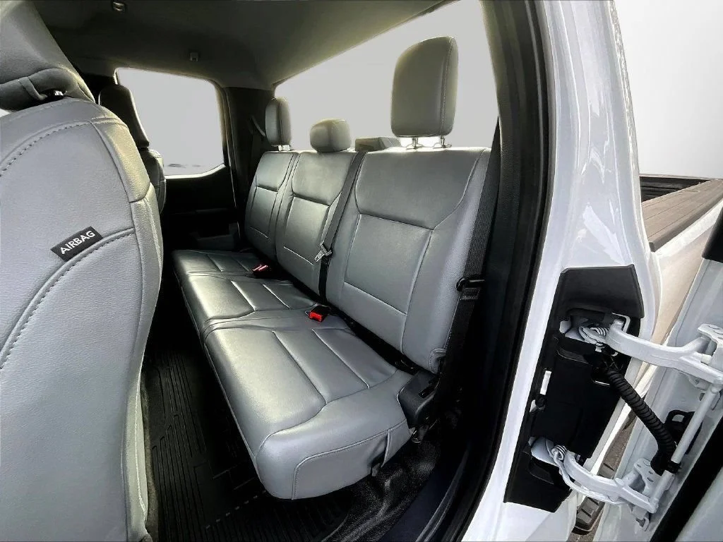 Used 2025 Oxford White Ford XL image 21