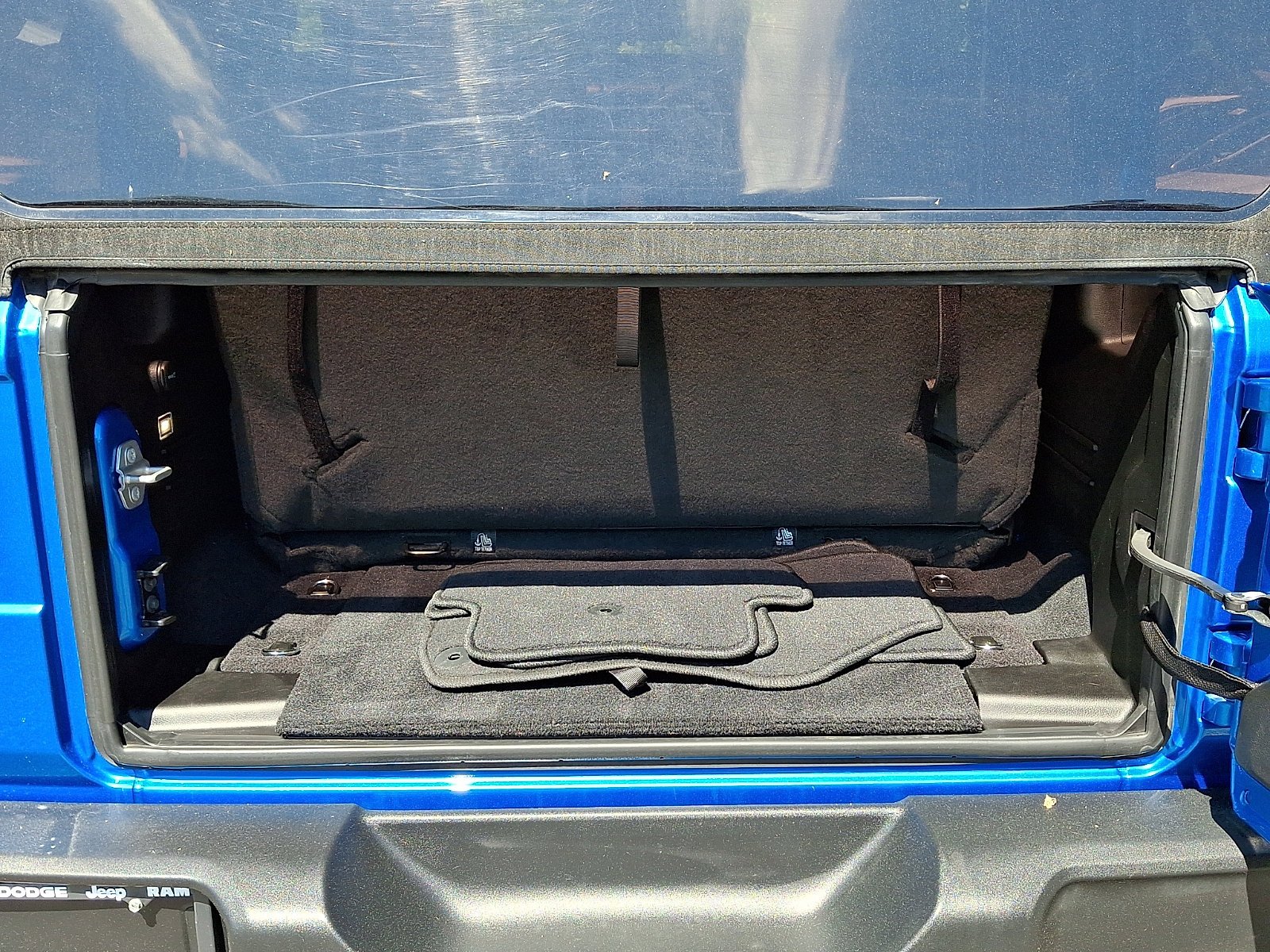 Certified Used 2024 Hydro Blue Pearlcoat Jeep Sport S image 28