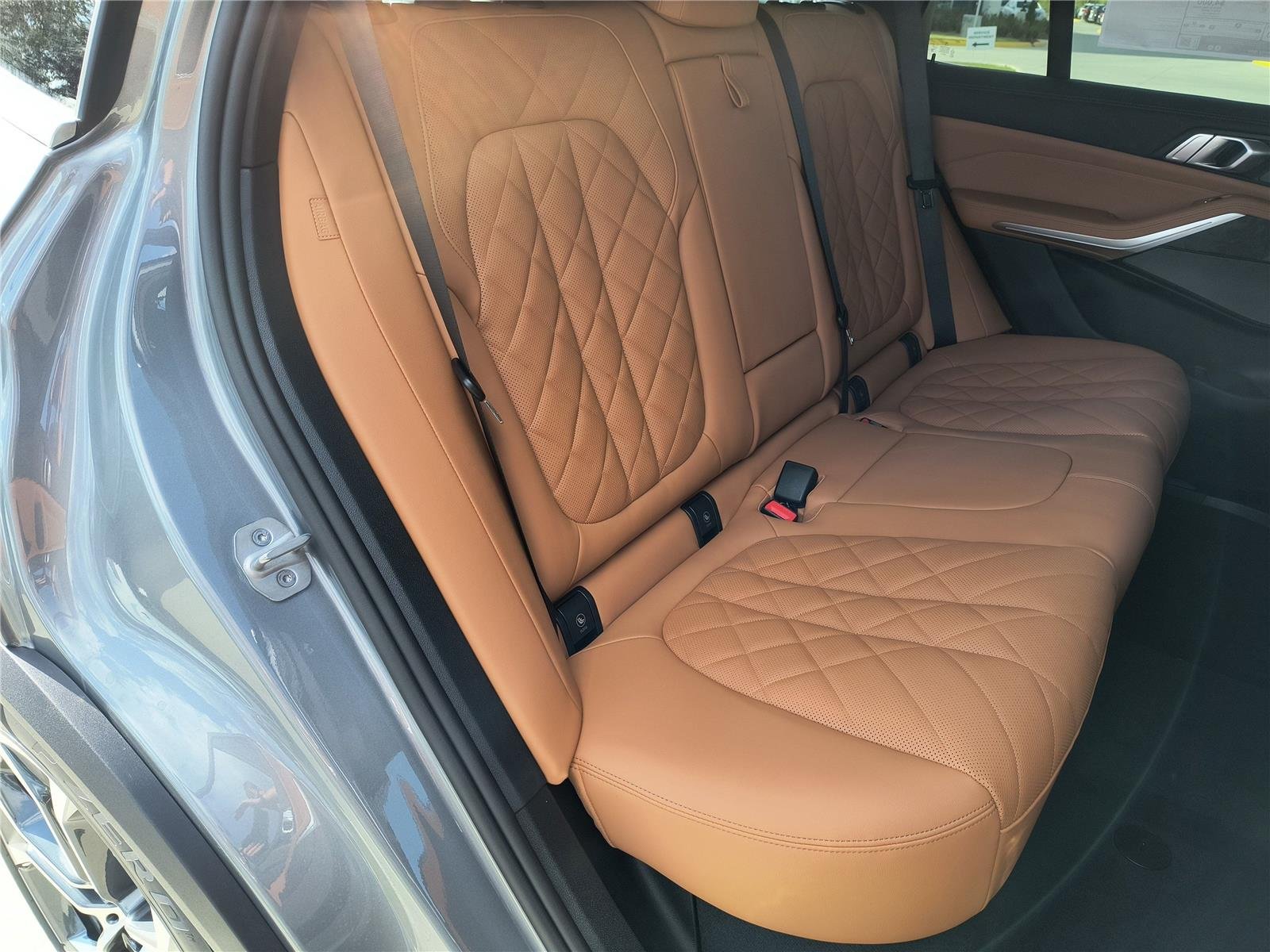 Used 2026 Skyscraper Grey Metallic BMW sDrive40i image 14