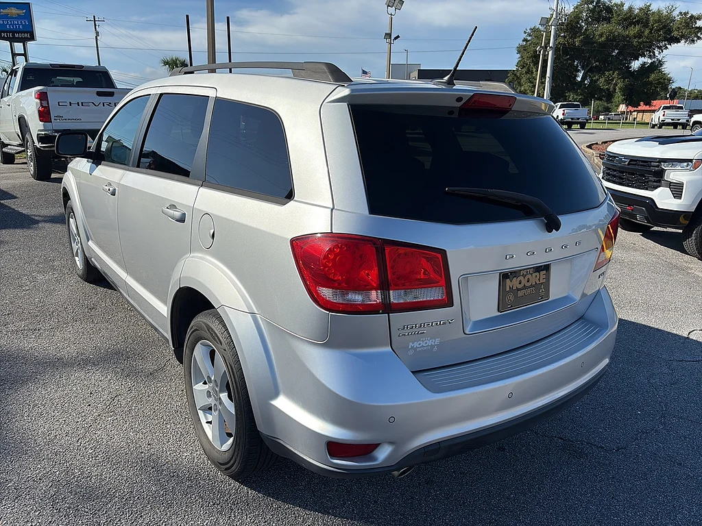 Used 2012 Bright Silver Metallic Clear Coat Dodge  image 6