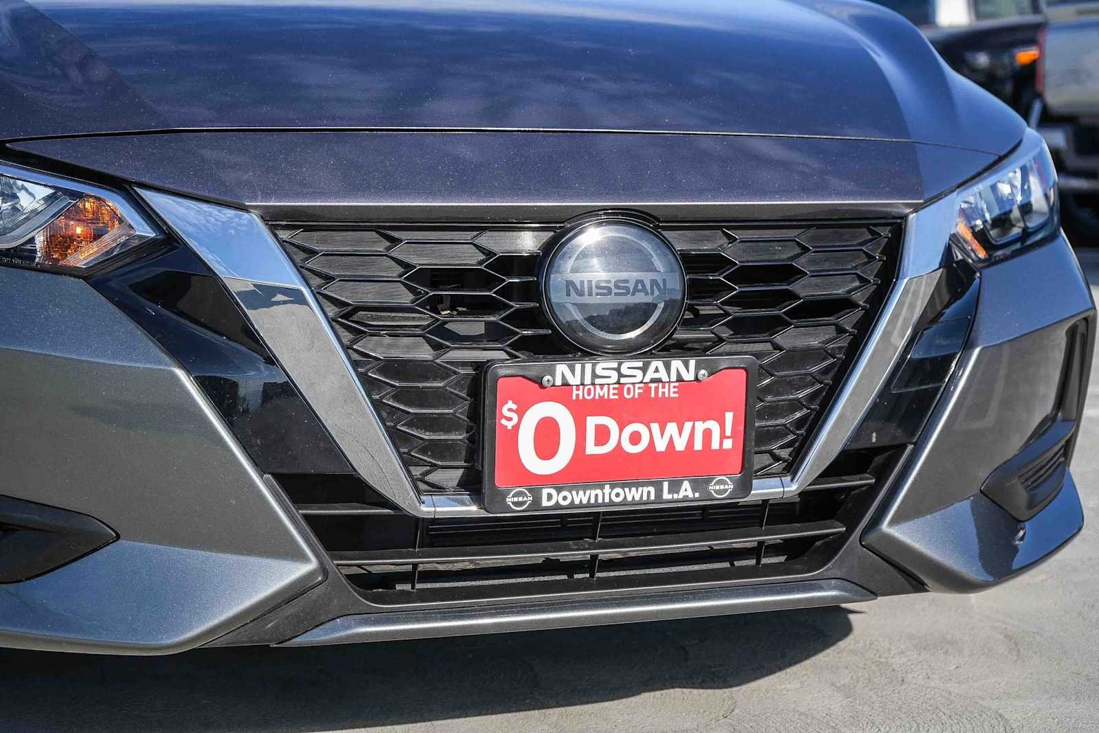 Used 2022 Gun Metallic Nissan SV image 5