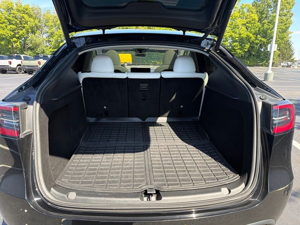 Used 2023  Tesla Performance image 20