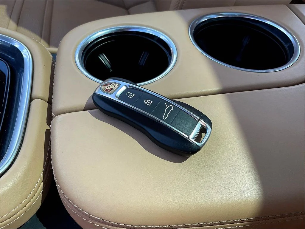 Used 2020  Porsche 4S image 34