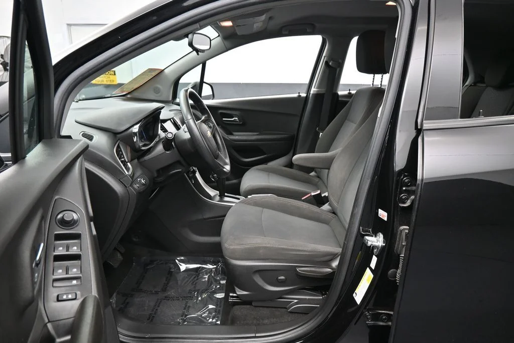 Used 2022 Mosaic Black Metallic Chevrolet LS image 10
