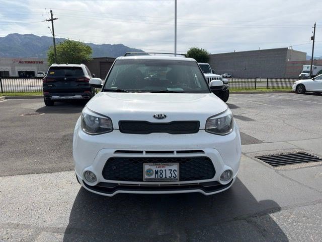 Used 2016 Clear White Kia + image 2