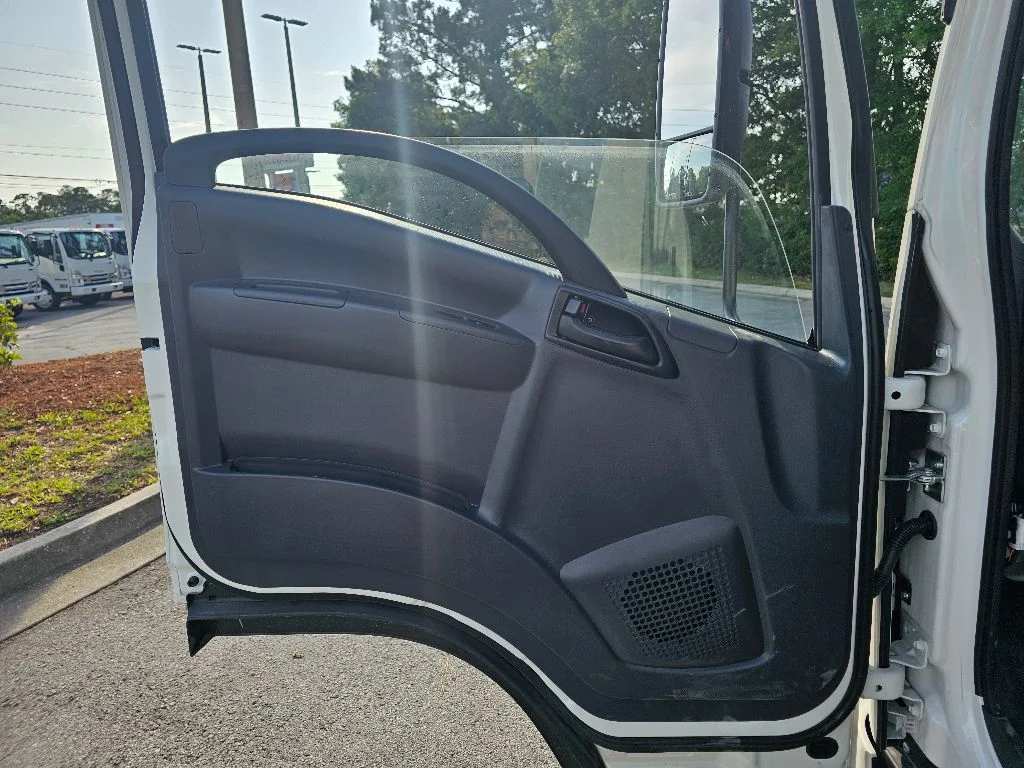 New 2024  Isuzu  image 27