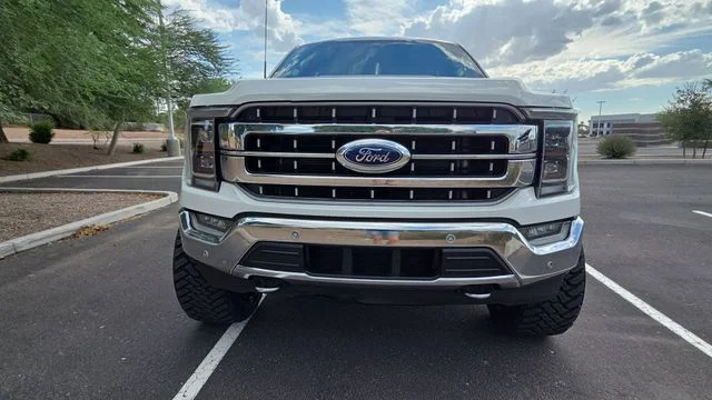 Used 2023 White Ford Lariat image 3