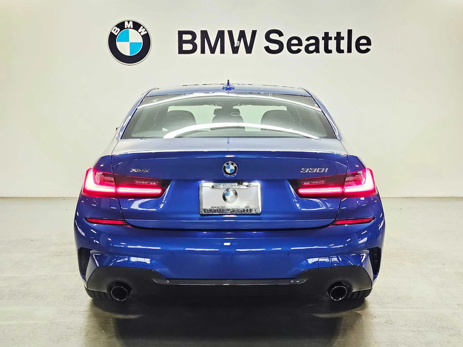Used 2021 Portimao Blue Metallic BMW xDrive image 5