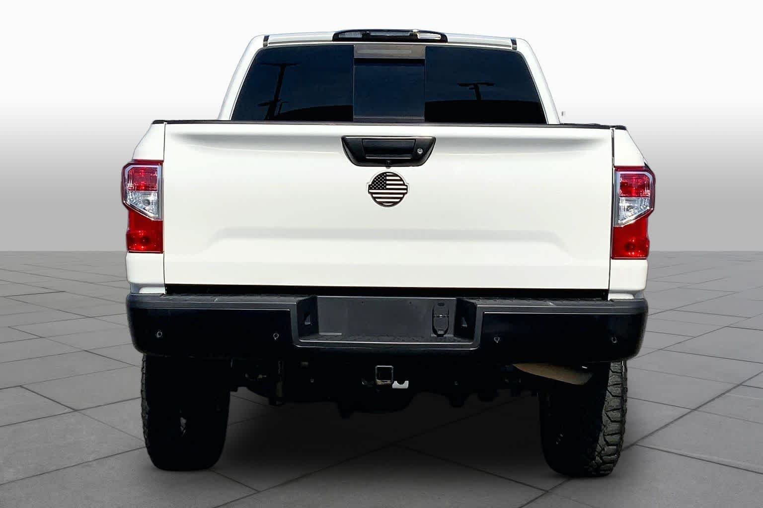Certified Used 2021 Glacier White Nissan S image 5