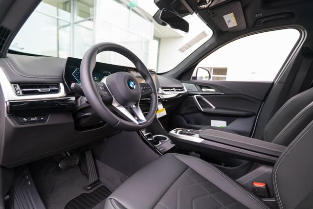 New 2026 Alpine White BMW xDrive28i image 4
