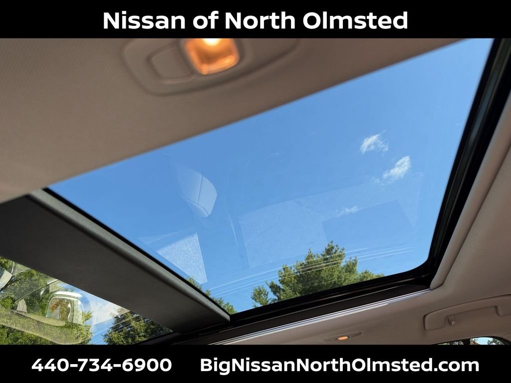 Certified Used 2023 Scarlet Nissan SV image 23