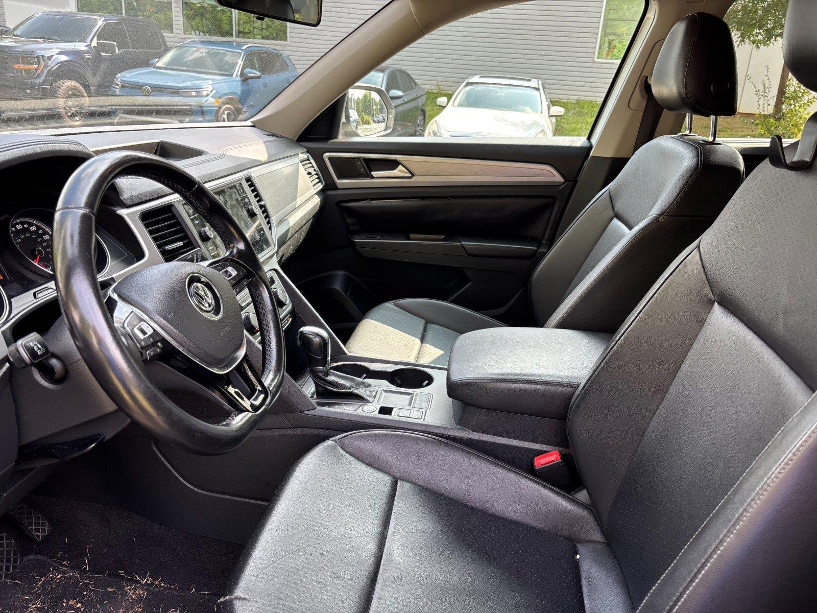 Used 2018 Reflex Silver Metallic Volkswagen 3.6L V6 SE image 14