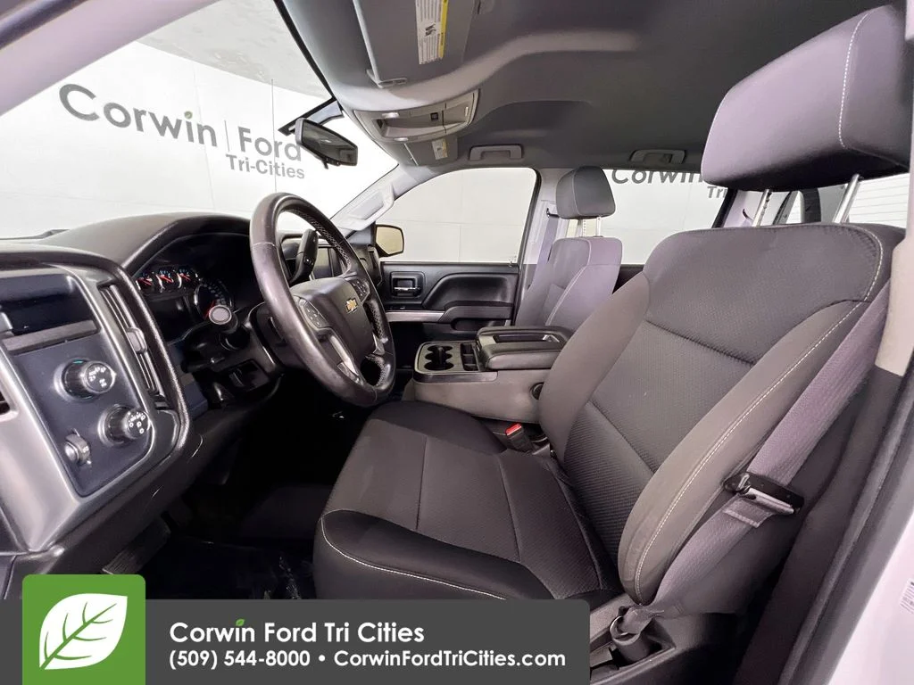 Used 2017 White Chevrolet LT image 21