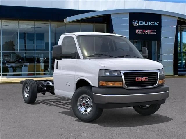 New 2025 Summit White GMC 1WT image 7