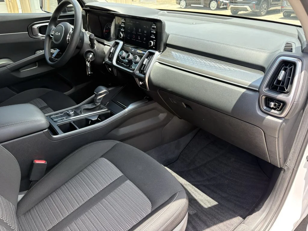Used 2023 Glacial White Pearl Kia LX image 29