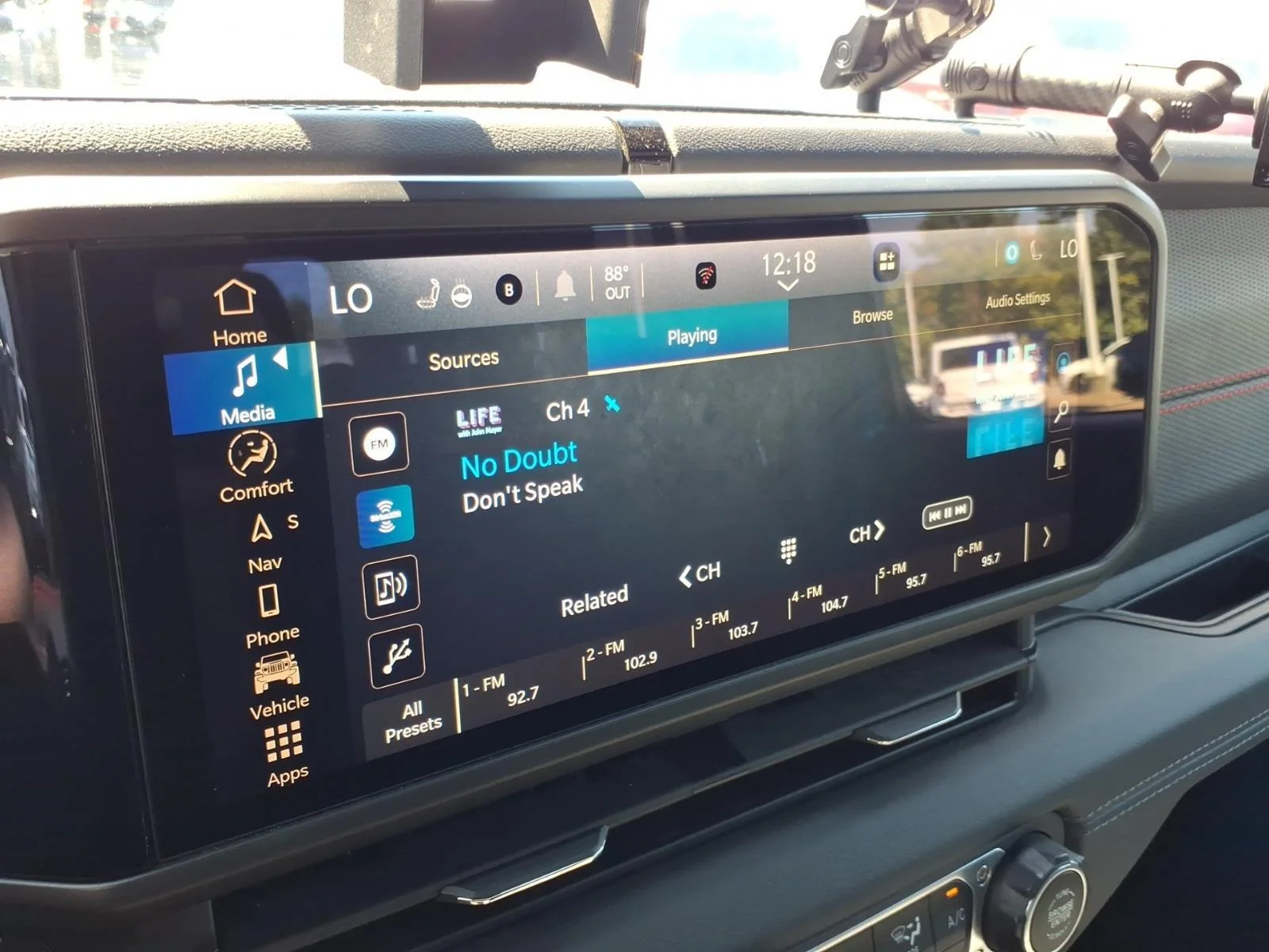 Used 2024 Hydro Blue Pearlcoat Jeep Rubicon image 24