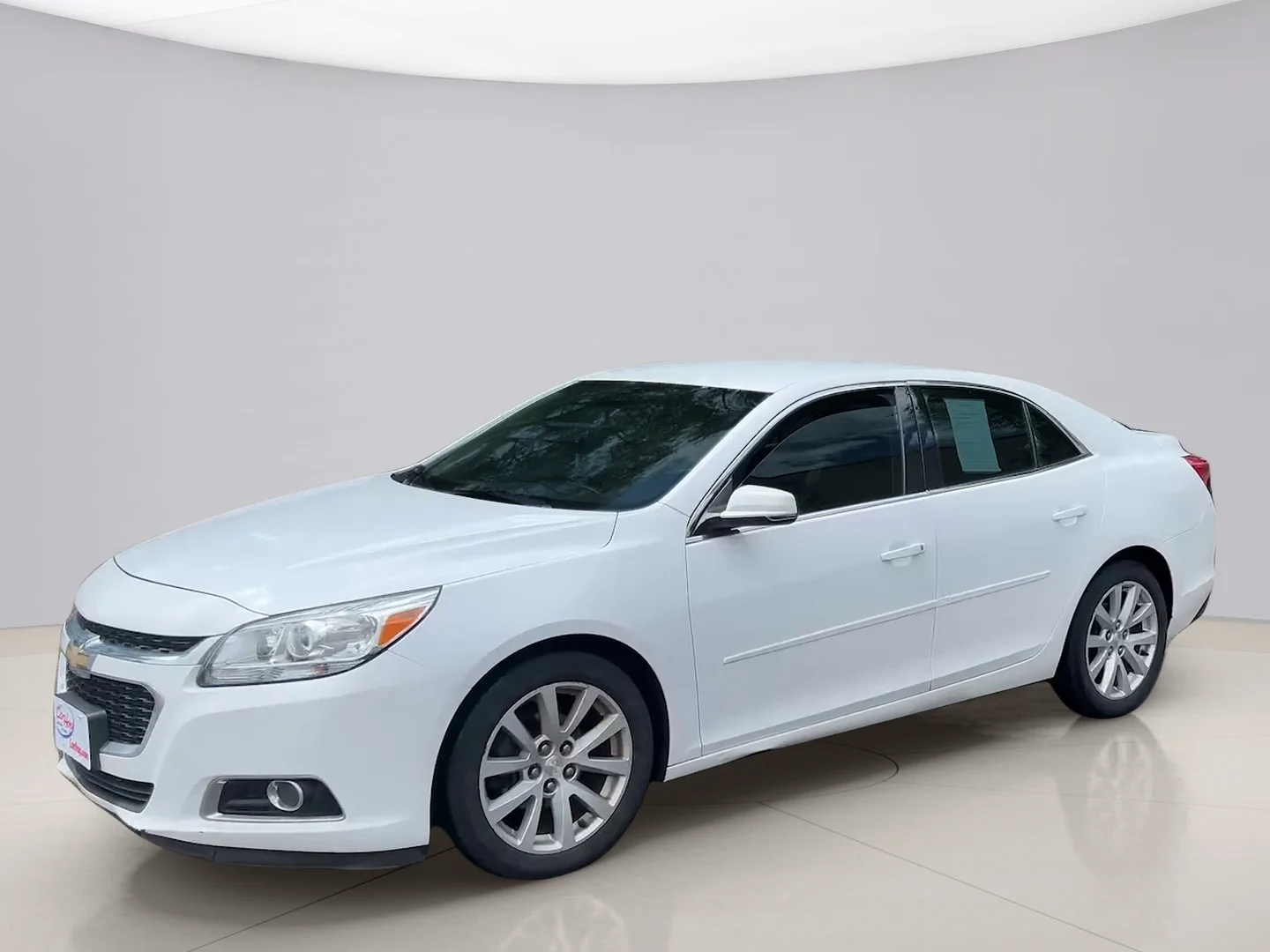 Used 2015 White Chevrolet 2LT image 1