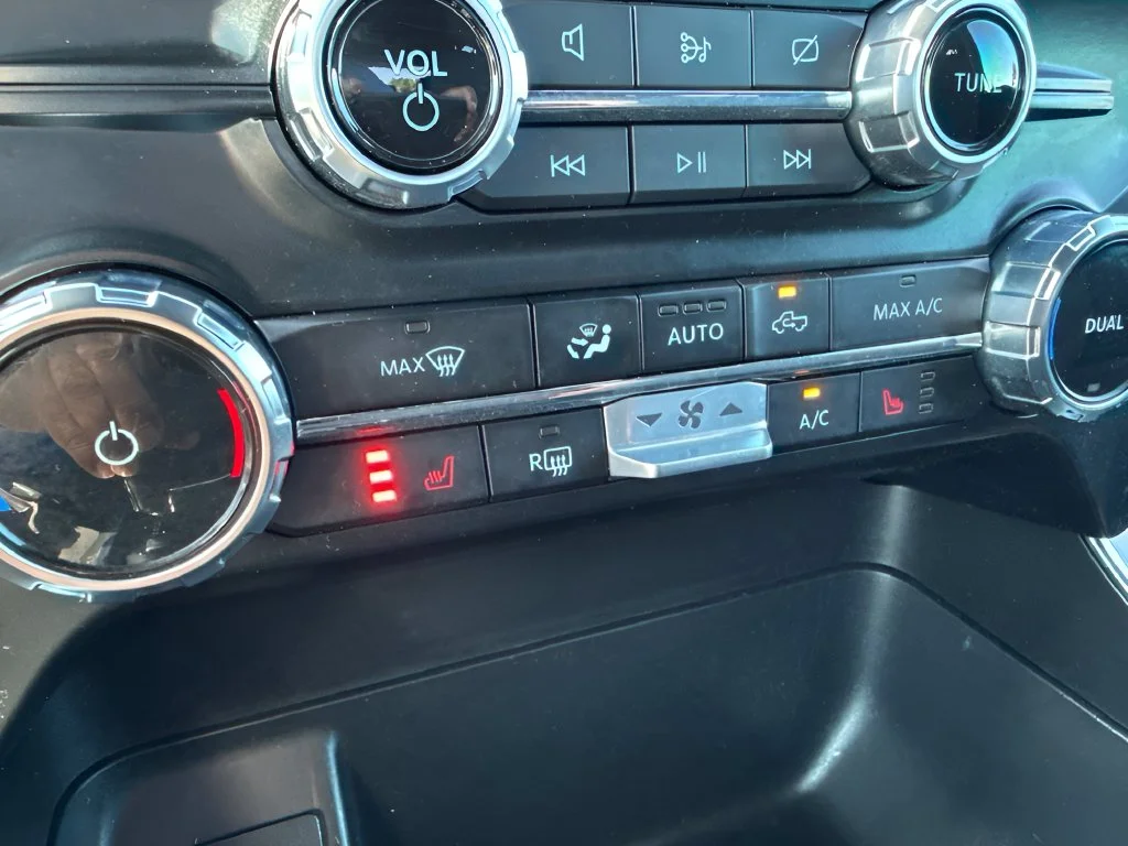Used 2023 Black Ford XLT image 18