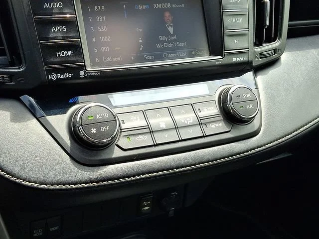 Used 2017 Blue Toyota XLE image 17