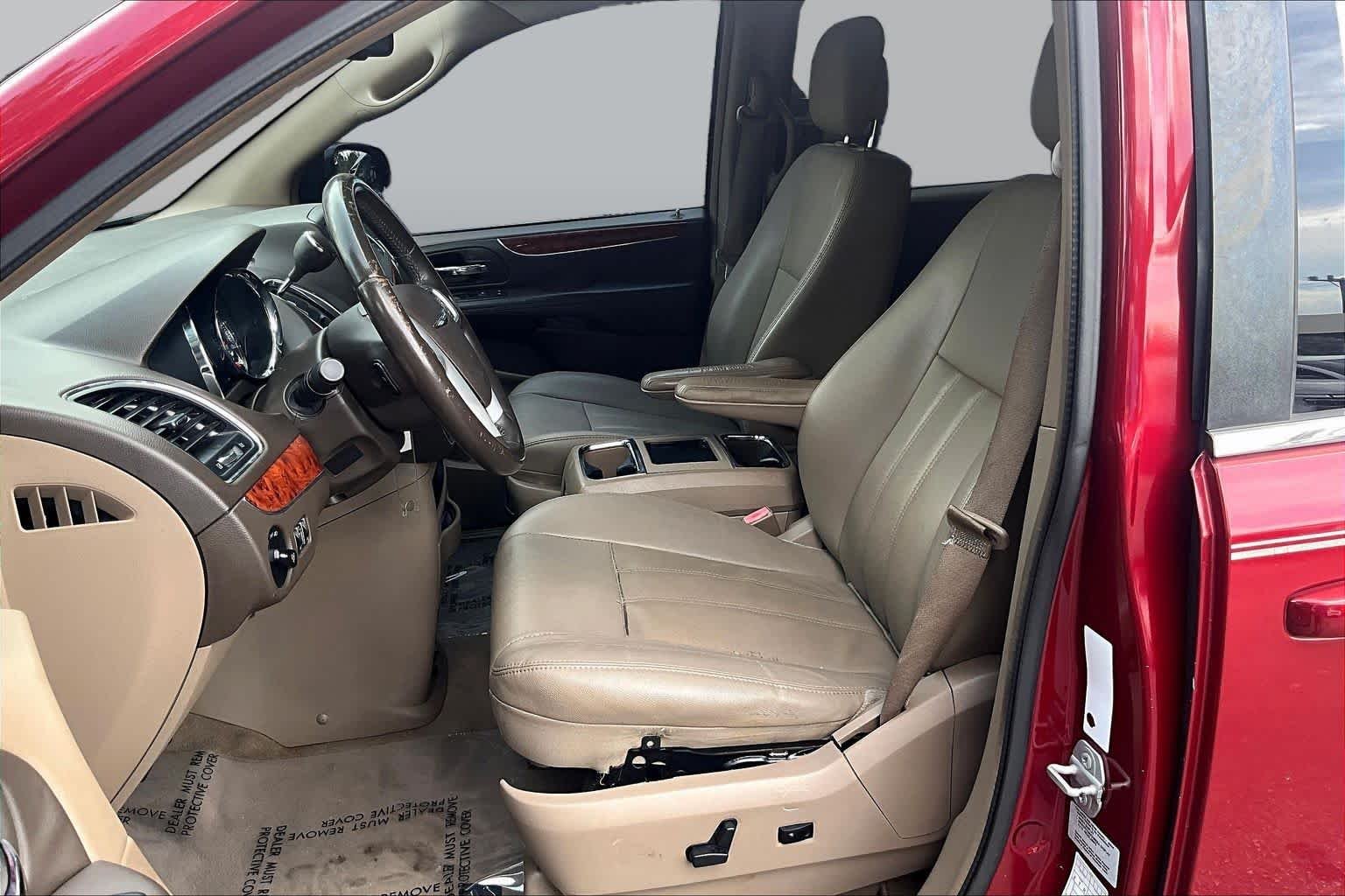 Used 2016 Deep Cherry Red Crystal Pearlcoat Chrysler Touring image 9