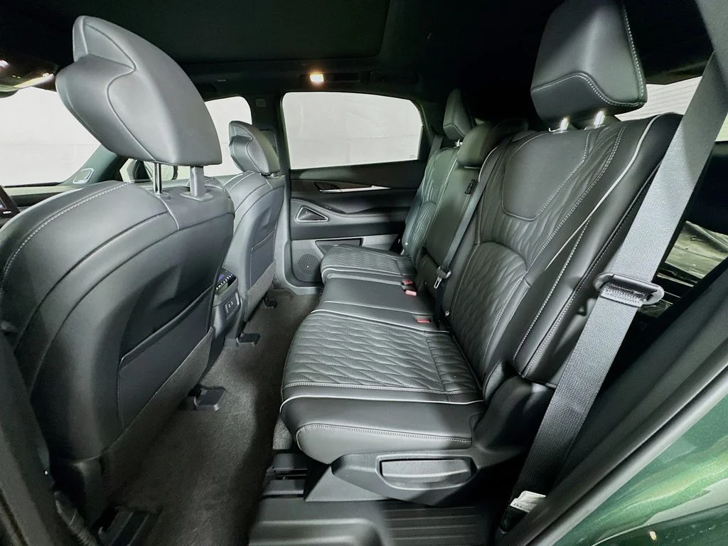 New 2027 2T DEEP EMRD INFINITI SPORT image 28