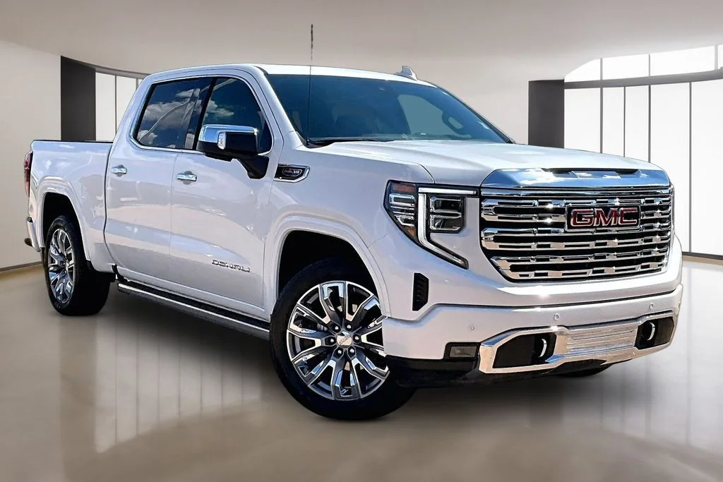 Used 2024 White GMC Denali image 11