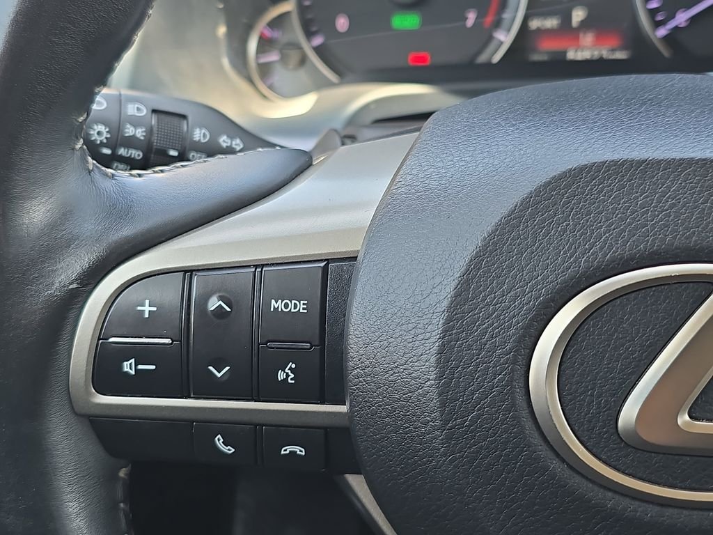 Used 2019 White Lexus 450h image 20