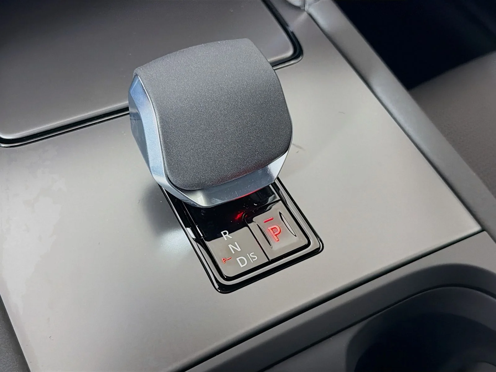 New 2026 Carpathian Gray Land Rover Landmark image 16