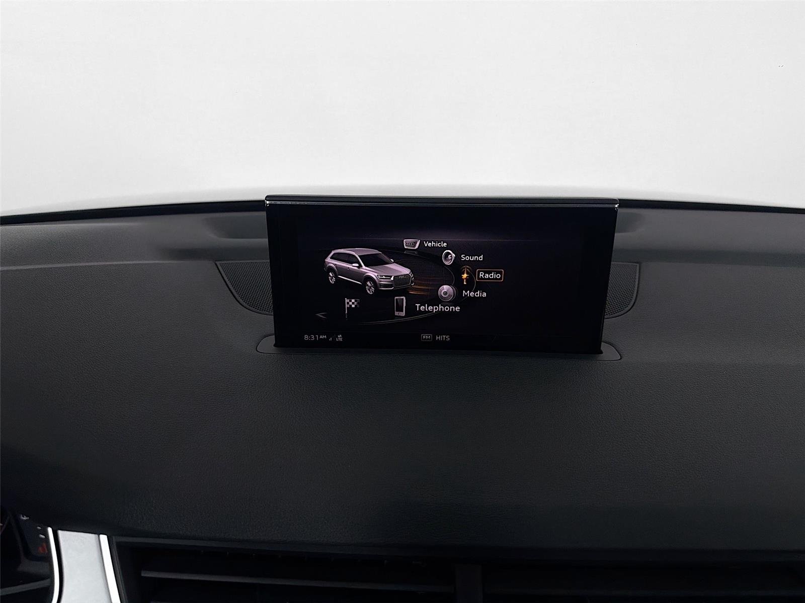 Used 2018  AUDI  image 17