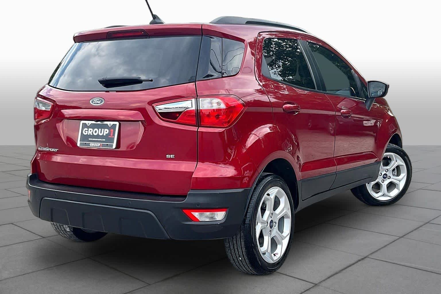 Used 2021 Ruby Red Metallic Tinted Clearcoat Ford SE image 12